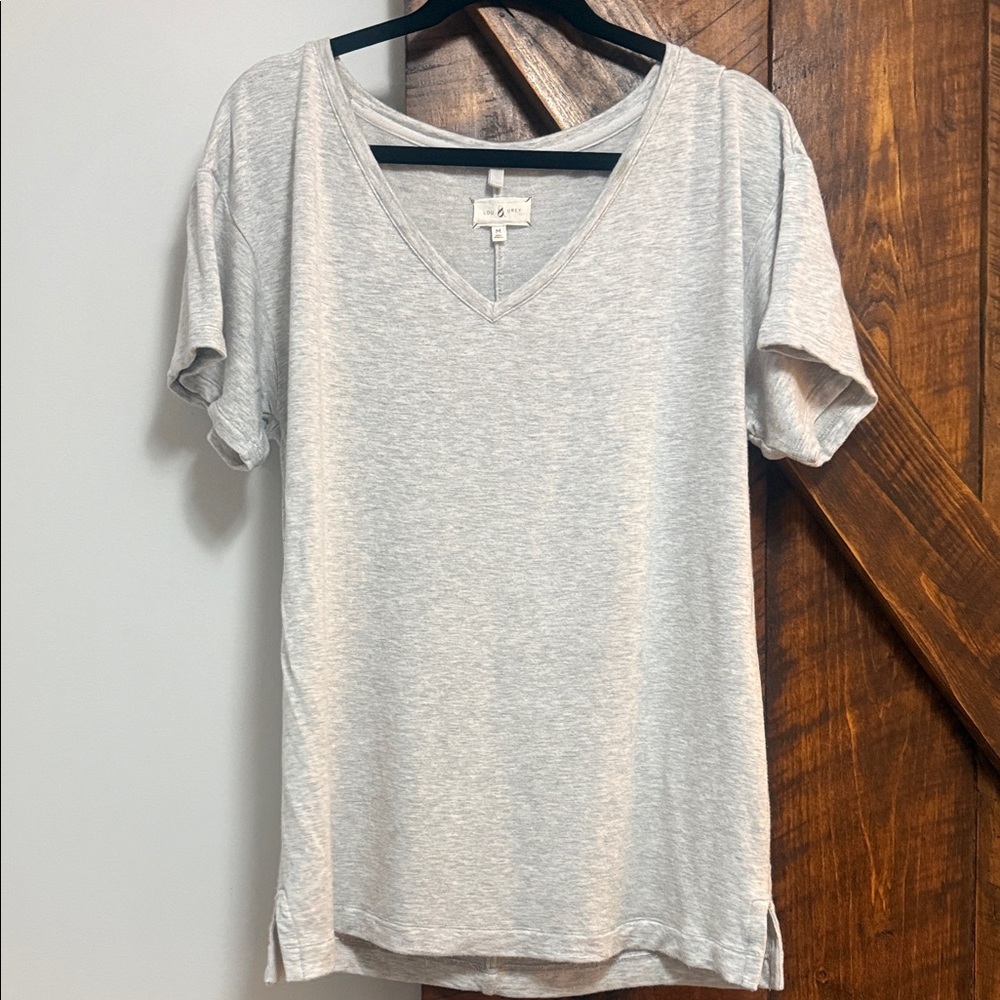 Lou & Grey Heather Gray V-Neck Short Sleeve Tee